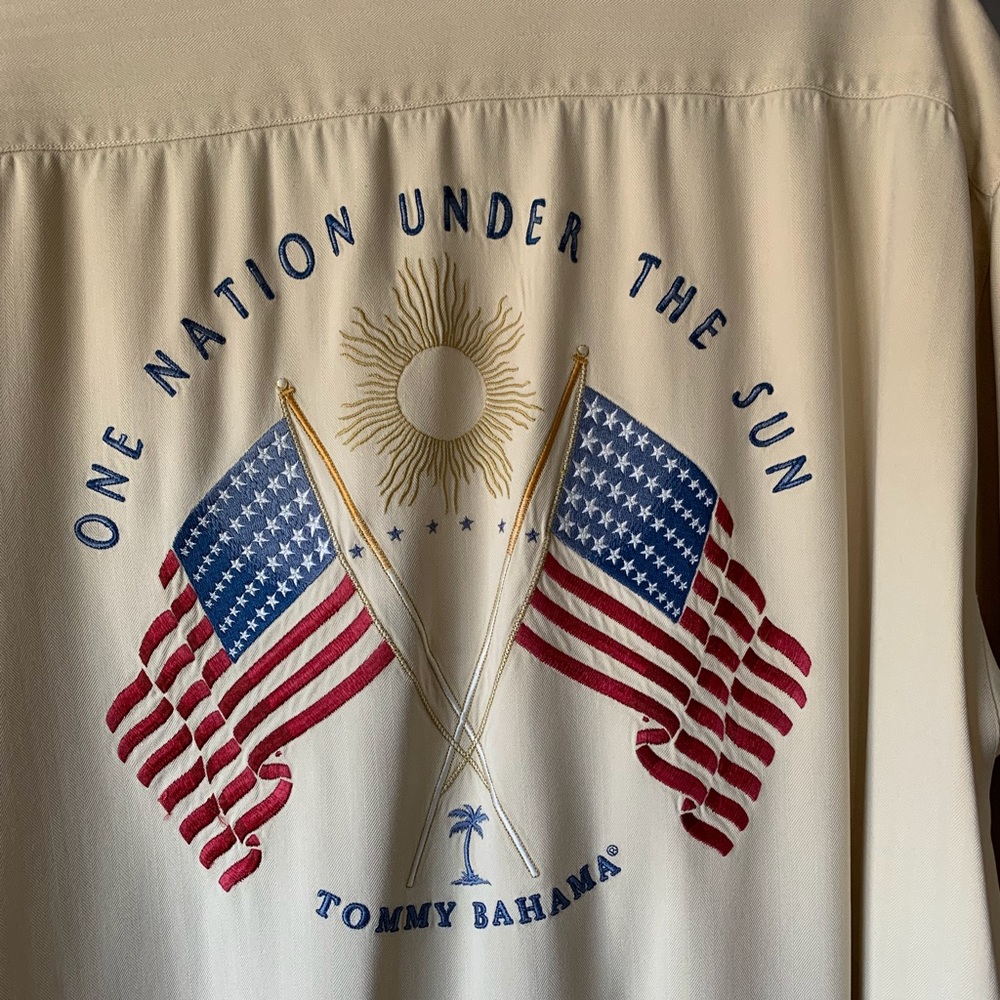Men’s collectors Tommy Bahamas shirt
